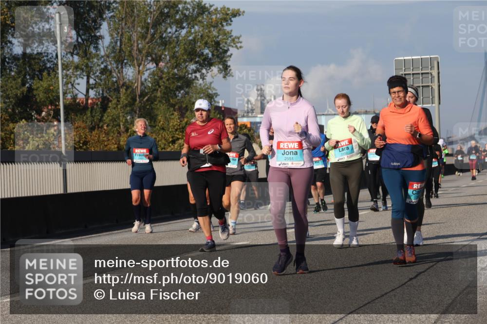 03.10.2025 - Köhlbrandbrückenlauf Luisa Fischer http://msf.ph/oto/9019060 03.10.2025 11:08:56 Position 3 2493, 2551, 3102 meine-sportfotos.de