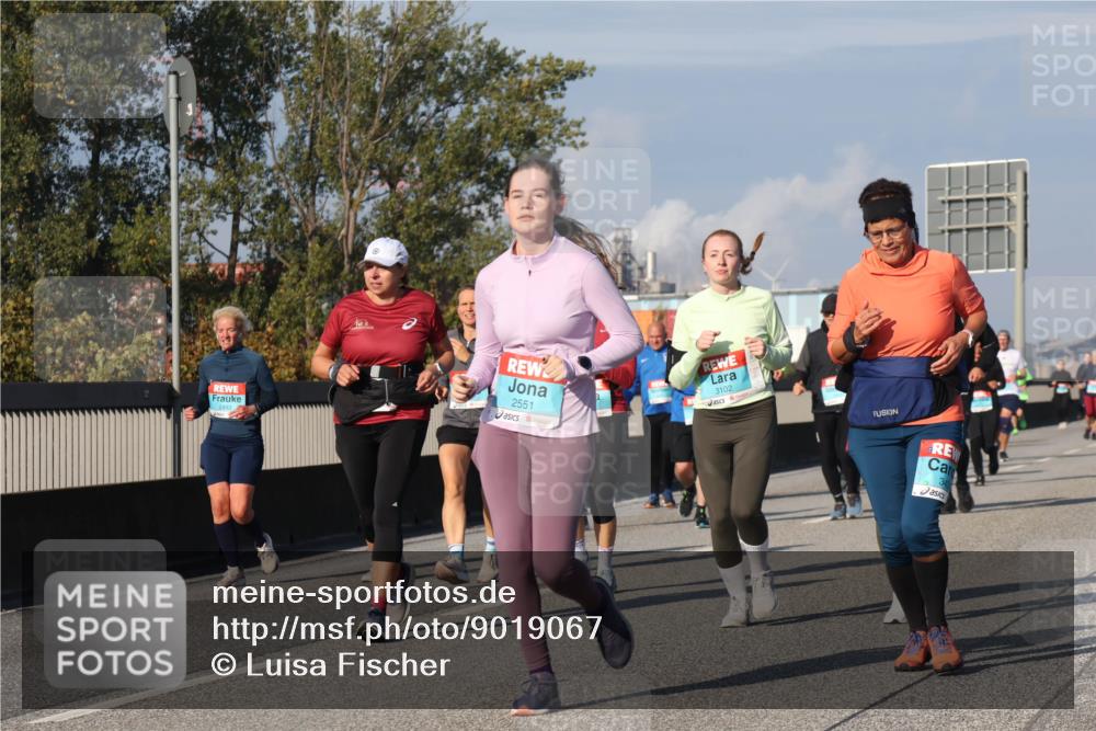 03.10.2025 - Köhlbrandbrückenlauf Luisa Fischer http://msf.ph/oto/9019067 03.10.2025 11:08:57 Position 3 2551, 3102, 34 meine-sportfotos.de