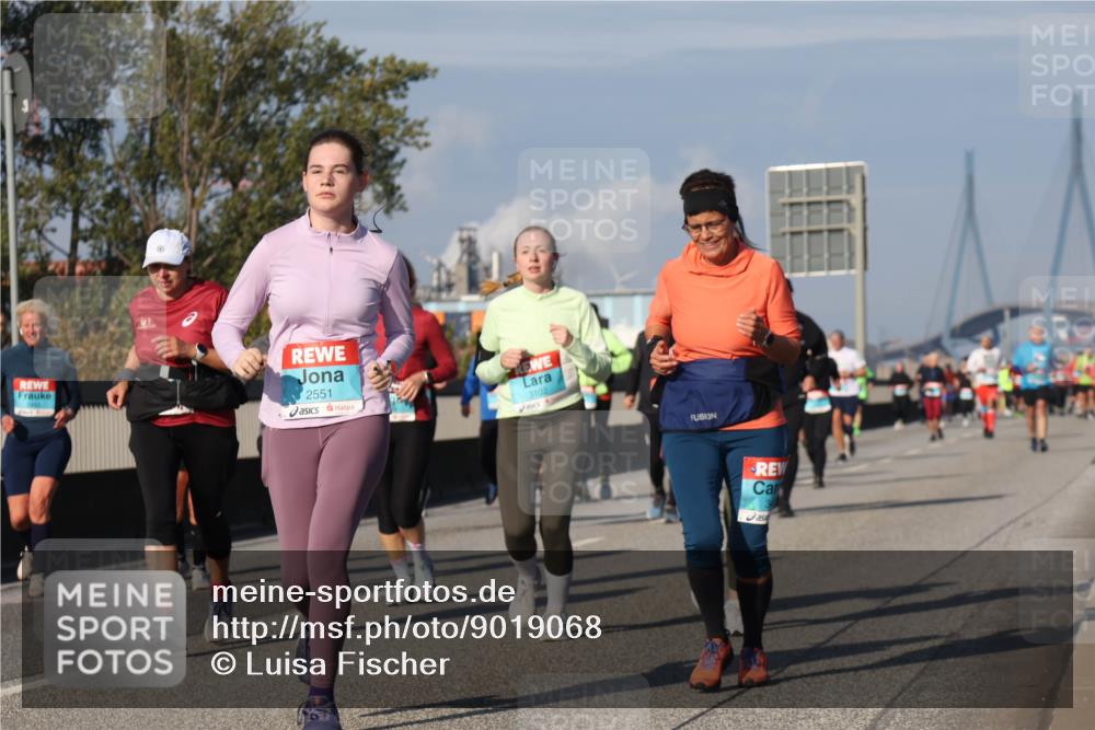 03.10.2025 - Köhlbrandbrückenlauf Luisa Fischer http://msf.ph/oto/9019068 03.10.2025 11:08:58 Position 3 2551, 3102 meine-sportfotos.de