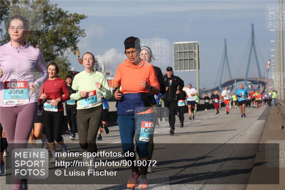 03.10.2025 - Köhlbrandbrückenlauf Luisa Fischer http://msf.ph/oto/9019072 03.10.2025 11:08:58 Position 3 2551, 1209, 3102, 343 meine-sportfotos.de