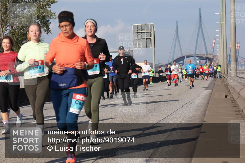 03.10.2025 - Köhlbrandbrückenlauf Luisa Fischer http://msf.ph/oto/9019074 03.10.2025 11:08:59 Position 3 3102, 350 meine-sportfotos.de