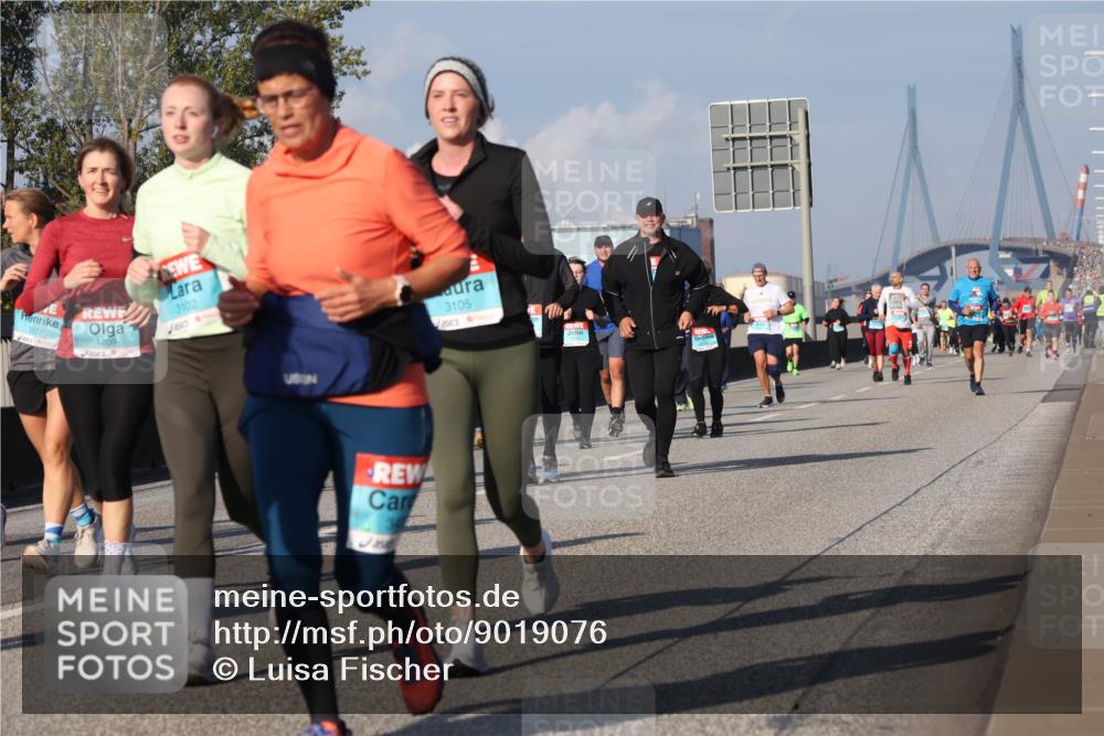 03.10.2025 - Köhlbrandbrückenlauf Luisa Fischer http://msf.ph/oto/9019076 03.10.2025 11:08:59 Position 3 1577, 1209, 3102, 3105 meine-sportfotos.de