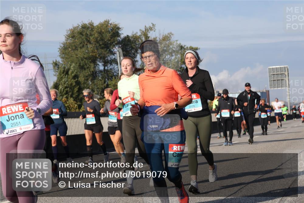 03.10.2025 - Köhlbrandbrückenlauf Luisa Fischer http://msf.ph/oto/9019079 03.10.2025 11:09:00 Position 3 2551, 3102, 34, 3105 meine-sportfotos.de