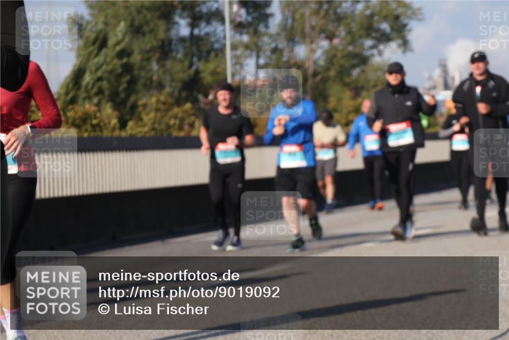 03.10.2025 - Köhlbrandbrückenlauf Luisa Fischer http://msf.ph/oto/9019092 03.10.2025 11:09:02 Position 3  meine-sportfotos.de
