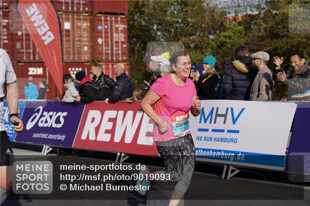 03.10.2025 - Köhlbrandbrückenlauf Michael Burmester http://msf.ph/oto/9019093 03.10.2025 10:19:22 Ziel 1287, 1310, 1502, 1531, 1690, 1859, 1995, 2885, 2886, 2949, 3239, 3489, 3558, 3786, 3815, 3828 meine-sportfotos.de