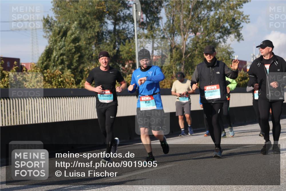 03.10.2025 - Köhlbrandbrückenlauf Luisa Fischer http://msf.ph/oto/9019095 03.10.2025 11:09:03 Position 3 3443, 3441, 2406 meine-sportfotos.de