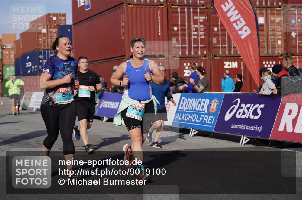 03.10.2025 - Köhlbrandbrückenlauf Michael Burmester http://msf.ph/oto/9019100 03.10.2025 10:19:24 Ziel 1287, 1310, 1502, 1531, 1690, 1810, 1859, 1866, 1995, 2949, 3239, 3489, 3786, 3815 meine-sportfotos.de