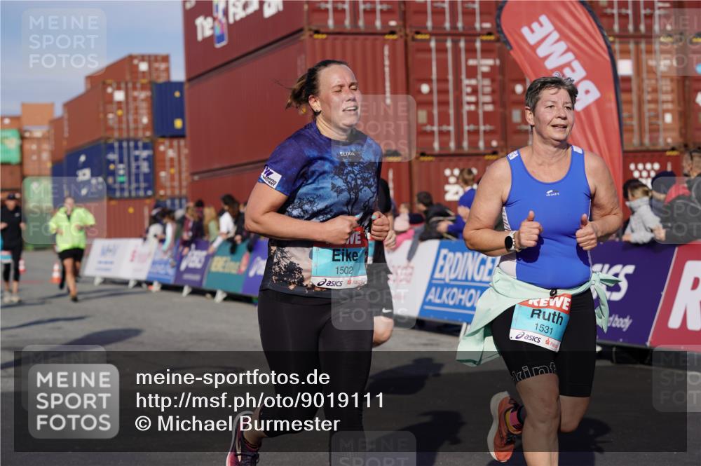 03.10.2025 - Köhlbrandbrückenlauf Michael Burmester http://msf.ph/oto/9019111 03.10.2025 10:19:24 Ziel 1287, 1310, 1502, 1531, 1690, 1810, 1859, 1866, 1995, 2949, 3239, 3489, 3786, 3815 meine-sportfotos.de