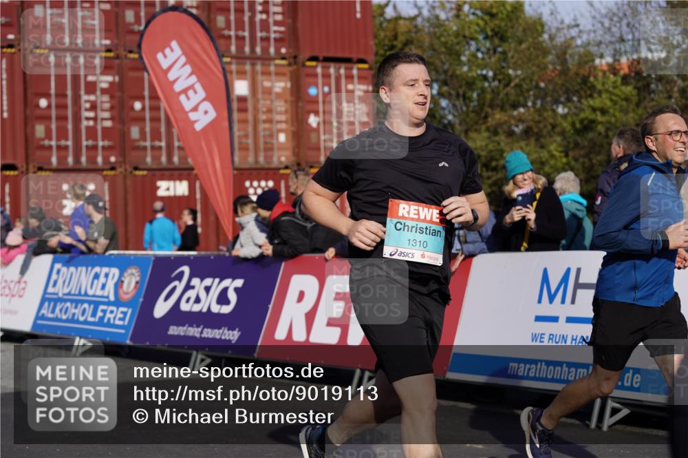 03.10.2025 - Köhlbrandbrückenlauf Michael Burmester http://msf.ph/oto/9019113 03.10.2025 10:19:26 Ziel 1287, 1310, 1502, 1531, 1687, 1690, 1810, 1859, 1866, 1995, 2435, 2949, 3489, 3786 meine-sportfotos.de