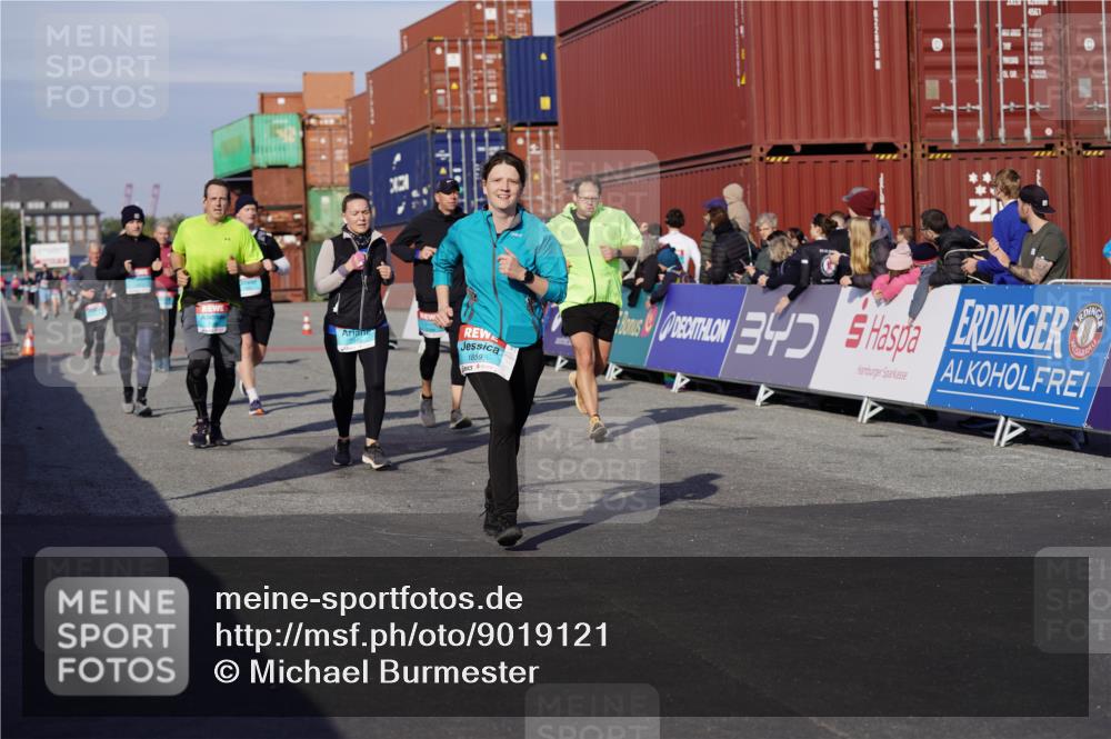 03.10.2025 - Köhlbrandbrückenlauf Michael Burmester http://msf.ph/oto/9019121 03.10.2025 10:19:27 Ziel 1124, 1287, 1310, 1502, 1531, 1687, 1690, 1810, 1859, 1866, 1995, 2435, 2949, 3489, 3786 meine-sportfotos.de