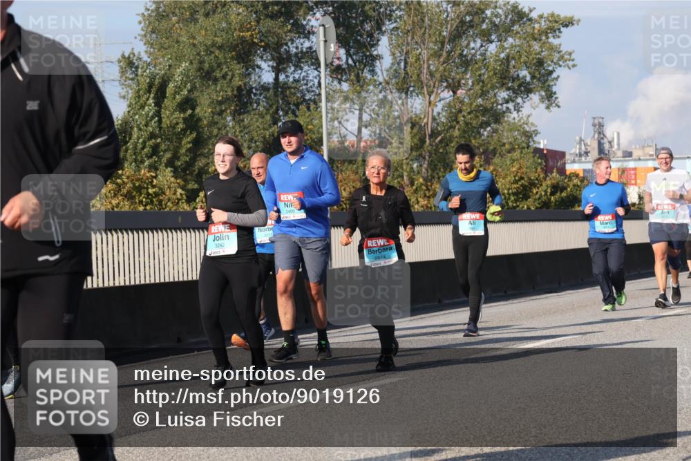03.10.2025 - Köhlbrandbrückenlauf Luisa Fischer http://msf.ph/oto/9019126 03.10.2025 11:09:07 Position 3 3242, 2409, 2574, 3234 meine-sportfotos.de