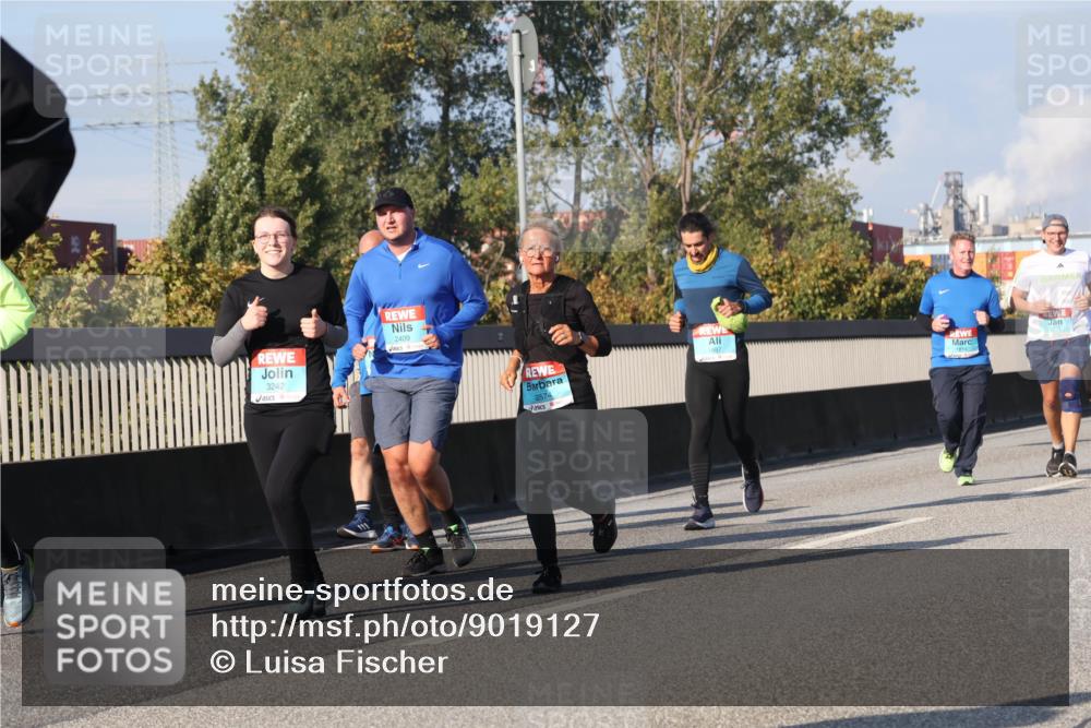 03.10.2025 - Köhlbrandbrückenlauf Luisa Fischer http://msf.ph/oto/9019127 03.10.2025 11:09:07 Position 3 3242, 2409, 2574 meine-sportfotos.de