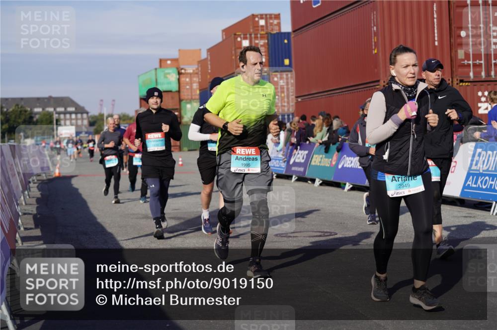 03.10.2025 - Köhlbrandbrückenlauf Michael Burmester http://msf.ph/oto/9019150 03.10.2025 10:19:30 Ziel 1124, 1287, 1310, 1687, 1690, 1810, 1859, 1866, 1995, 2435, 2949, 3489, 3786 meine-sportfotos.de