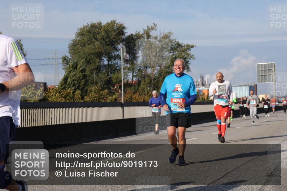 03.10.2025 - Köhlbrandbrückenlauf Luisa Fischer http://msf.ph/oto/9019173 03.10.2025 11:09:15 Position 3 16, 34 meine-sportfotos.de