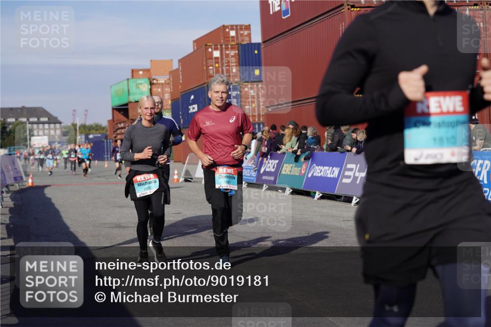 03.10.2025 - Köhlbrandbrückenlauf Michael Burmester http://msf.ph/oto/9019181 03.10.2025 10:19:33 Ziel 1124, 1287, 1687, 1810, 1866, 1884, 1995, 2435, 2949, 3489, 3786 meine-sportfotos.de