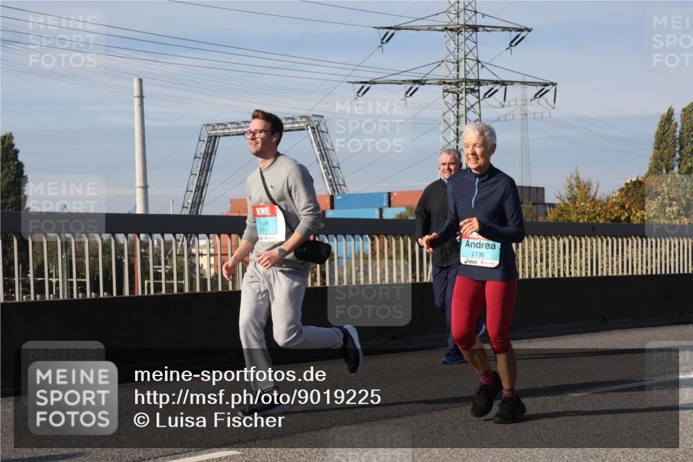 03.10.2025 - Köhlbrandbrückenlauf Luisa Fischer http://msf.ph/oto/9019225 03.10.2025 11:09:25 Position 3 3771, 2136 meine-sportfotos.de