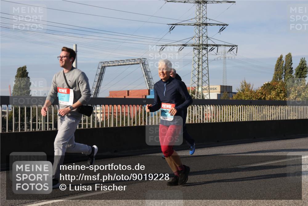 03.10.2025 - Köhlbrandbrückenlauf Luisa Fischer http://msf.ph/oto/9019228 03.10.2025 11:09:25 Position 3 3771 meine-sportfotos.de