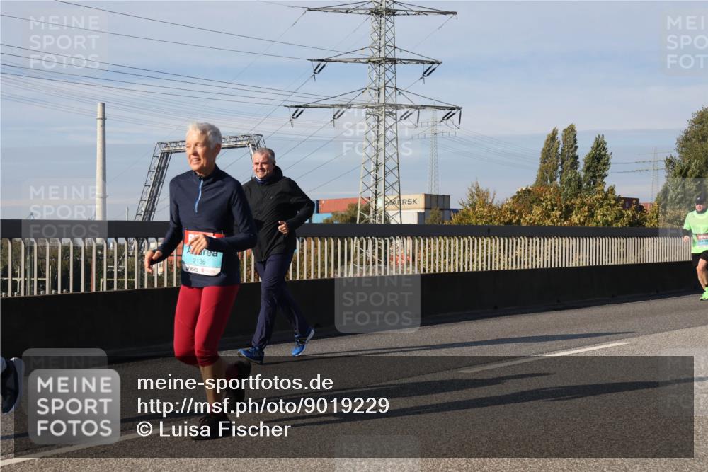 03.10.2025 - Köhlbrandbrückenlauf Luisa Fischer http://msf.ph/oto/9019229 03.10.2025 11:09:26 Position 3 2136 meine-sportfotos.de