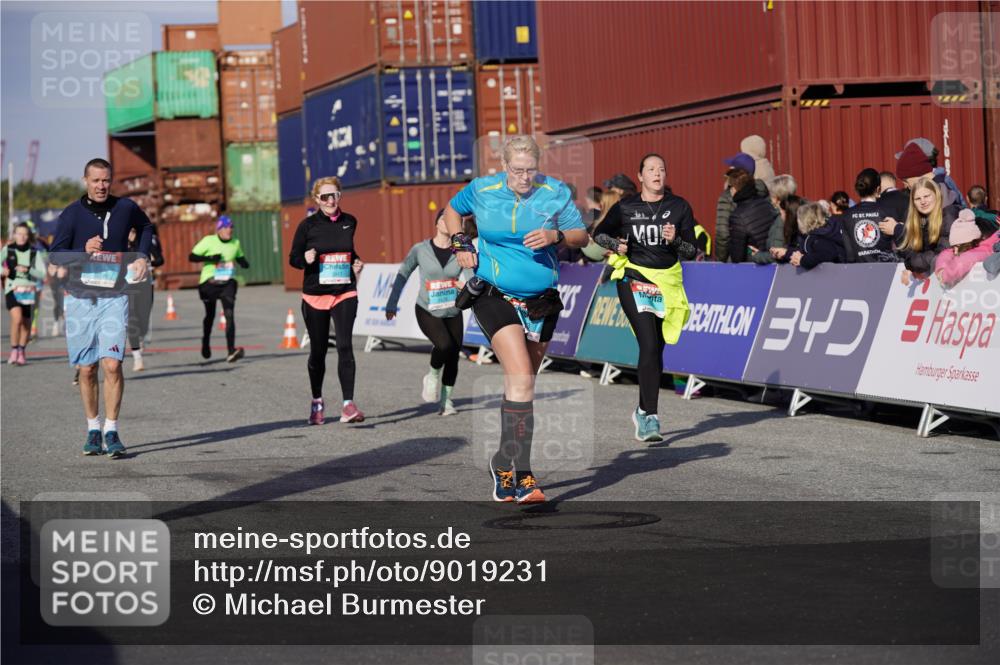 03.10.2025 - Köhlbrandbrückenlauf Michael Burmester http://msf.ph/oto/9019231 03.10.2025 10:19:46 Ziel 1479, 1503, 1547, 1725, 1743, 1861, 1917, 2051, 2243, 2500, 2674, 3796 meine-sportfotos.de