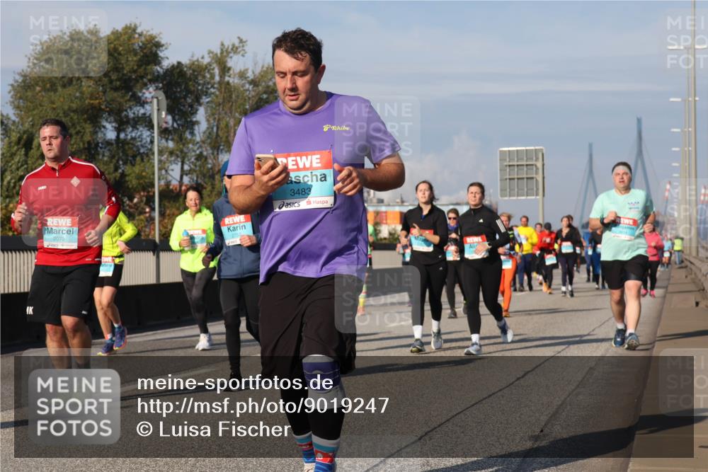 03.10.2025 - Köhlbrandbrückenlauf Luisa Fischer http://msf.ph/oto/9019247 03.10.2025 11:09:44 Position 3 2070, 3483, 201 meine-sportfotos.de