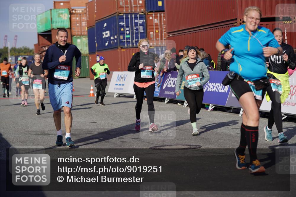03.10.2025 - Köhlbrandbrückenlauf Michael Burmester http://msf.ph/oto/9019251 03.10.2025 10:19:47 Ziel 1479, 1503, 1547, 1725, 1743, 1861, 1917, 2051, 2243, 2500, 2674, 3796 meine-sportfotos.de