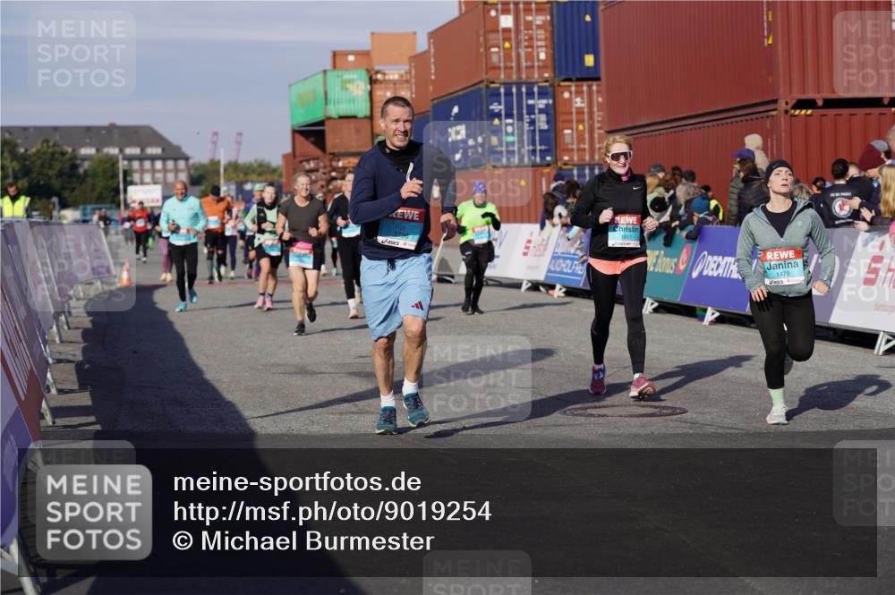03.10.2025 - Köhlbrandbrückenlauf Michael Burmester http://msf.ph/oto/9019254 03.10.2025 10:19:48 Ziel 1479, 1503, 1547, 1725, 1743, 1861, 1917, 2051, 2243, 2500, 2674, 3529, 3796 meine-sportfotos.de