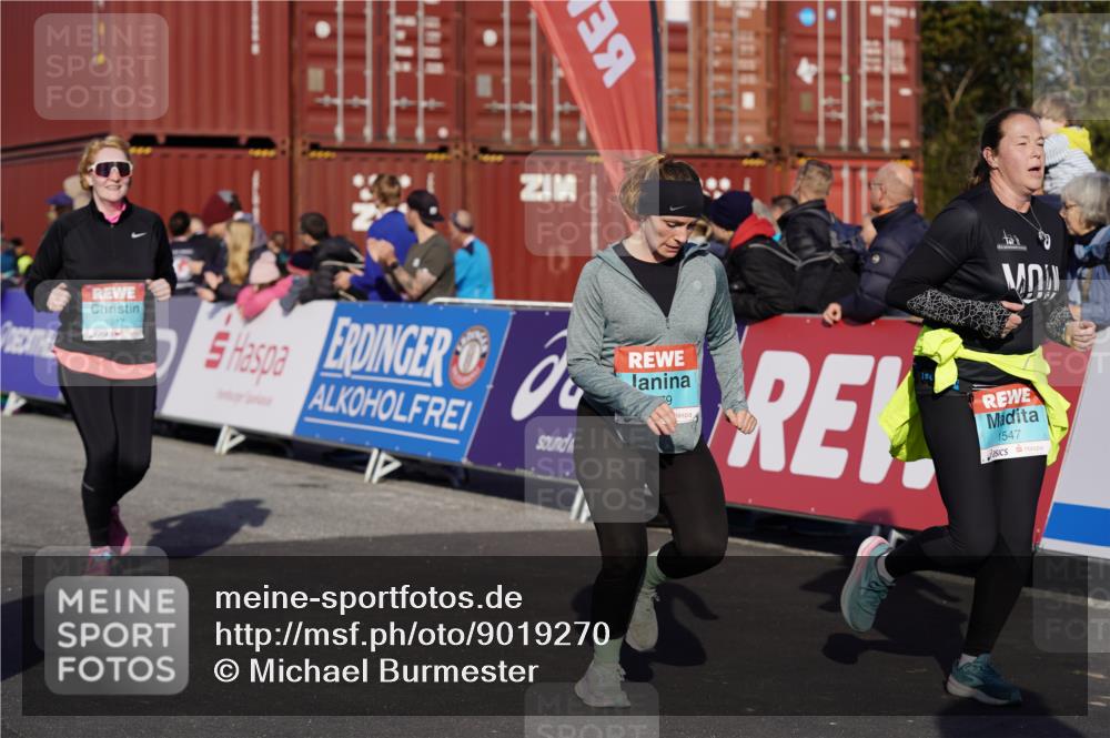 03.10.2025 - Köhlbrandbrückenlauf Michael Burmester http://msf.ph/oto/9019270 03.10.2025 10:19:49 Ziel 1479, 1503, 1547, 1593, 1743, 1861, 1917, 2051, 2243, 2674, 3529, 3736, 3796 meine-sportfotos.de