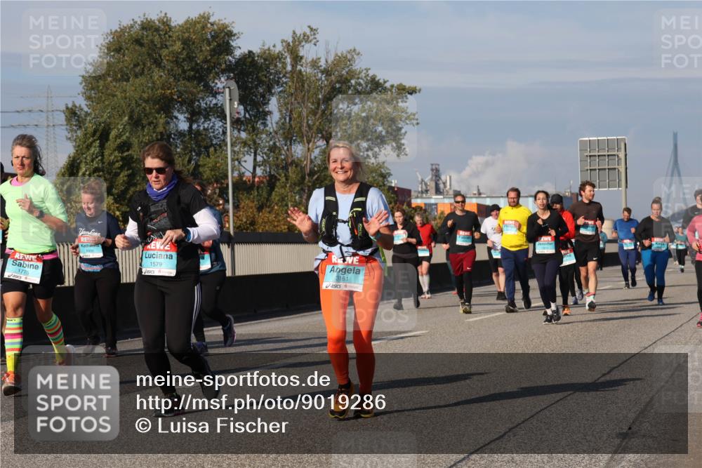 03.10.2025 - Köhlbrandbrückenlauf Luisa Fischer http://msf.ph/oto/9019286 03.10.2025 11:09:51 Position 3 1775, 1579, 3161 meine-sportfotos.de