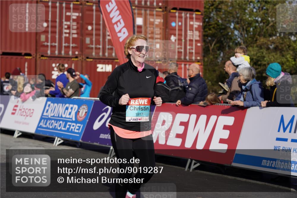 03.10.2025 - Köhlbrandbrückenlauf Michael Burmester http://msf.ph/oto/9019287 03.10.2025 10:19:50 Ziel 1479, 1503, 1547, 1593, 1672, 1743, 1795, 1861, 1917, 2051, 2243, 2674, 3529, 3736, 3796 meine-sportfotos.de