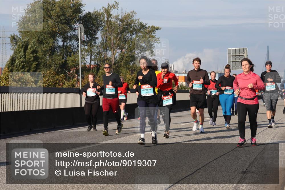 03.10.2025 - Köhlbrandbrückenlauf Luisa Fischer http://msf.ph/oto/9019307 03.10.2025 11:09:54 Position 3 3429, 1910, 2870 meine-sportfotos.de