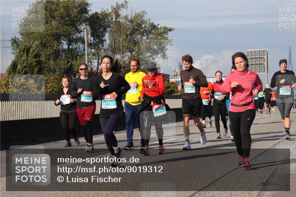 03.10.2025 - Köhlbrandbrückenlauf Luisa Fischer http://msf.ph/oto/9019312 03.10.2025 11:09:55 Position 3 3429, 1910, 3054, 3452, 2870 meine-sportfotos.de