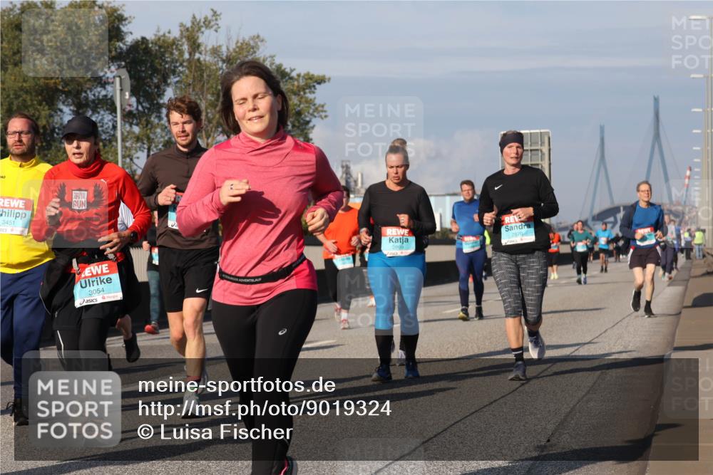 03.10.2025 - Köhlbrandbrückenlauf Luisa Fischer http://msf.ph/oto/9019324 03.10.2025 11:09:57 Position 3 3451, 2869, 3054, 2870 meine-sportfotos.de