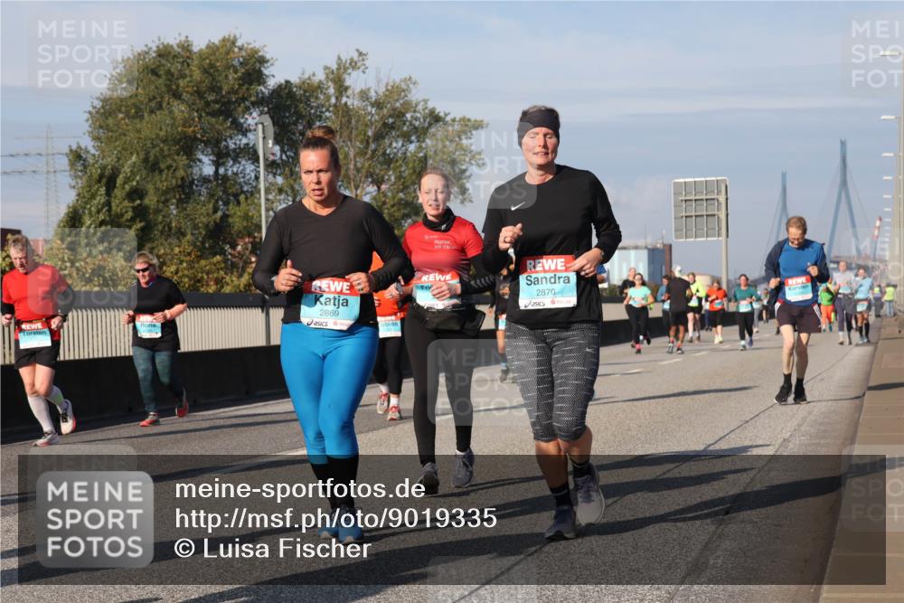 03.10.2025 - Köhlbrandbrückenlauf Luisa Fischer http://msf.ph/oto/9019335 03.10.2025 11:10:00 Position 3 2869, 2870 meine-sportfotos.de