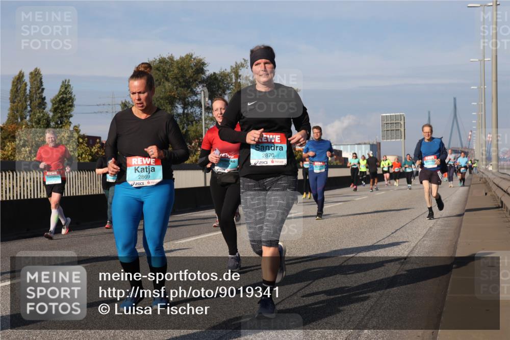03.10.2025 - Köhlbrandbrückenlauf Luisa Fischer http://msf.ph/oto/9019341 03.10.2025 11:10:01 Position 3 2869, 2870 meine-sportfotos.de
