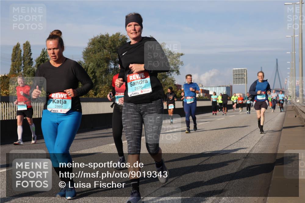 03.10.2025 - Köhlbrandbrückenlauf Luisa Fischer http://msf.ph/oto/9019343 03.10.2025 11:10:01 Position 3 2869, 2870 meine-sportfotos.de