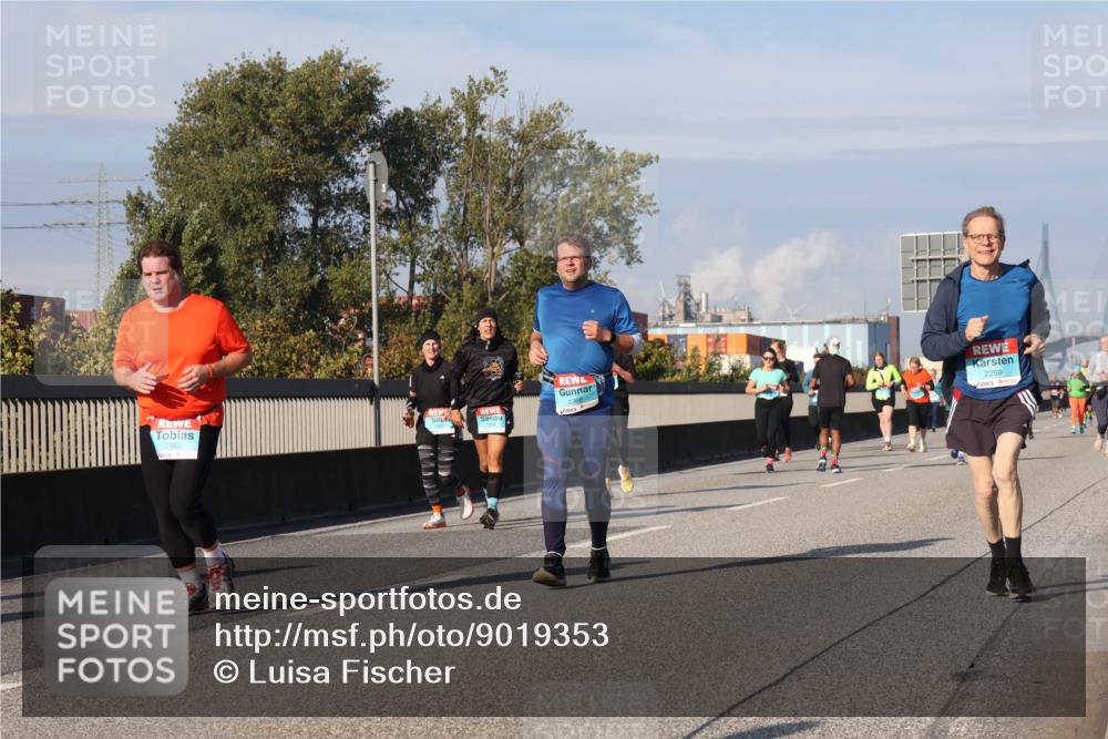 03.10.2025 - Köhlbrandbrückenlauf Luisa Fischer http://msf.ph/oto/9019353 03.10.2025 11:10:02 Position 3 2163, 2259 meine-sportfotos.de