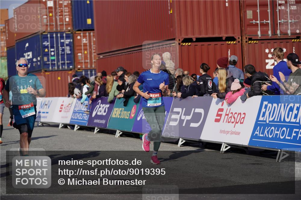 03.10.2025 - Köhlbrandbrückenlauf Michael Burmester http://msf.ph/oto/9019395 03.10.2025 10:20:04 Ziel 1737, 1746, 2018, 2055, 2854, 2855, 3407, 3417, 3697, 3840 meine-sportfotos.de