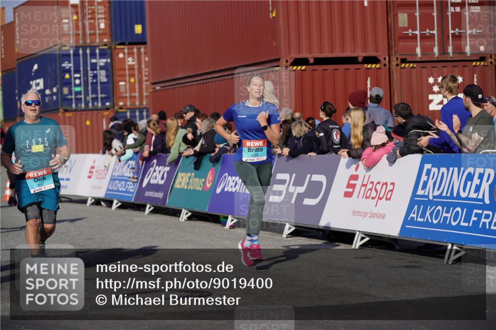 03.10.2025 - Köhlbrandbrückenlauf Michael Burmester http://msf.ph/oto/9019400 03.10.2025 10:20:04 Ziel 1737, 1746, 2018, 2055, 2854, 2855, 3407, 3417, 3697, 3840 meine-sportfotos.de