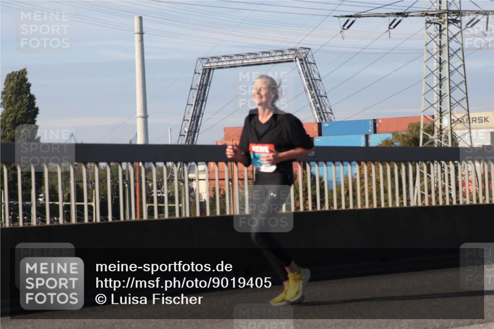 03.10.2025 - Köhlbrandbrückenlauf Luisa Fischer http://msf.ph/oto/9019405 03.10.2025 11:10:11 Position 3  meine-sportfotos.de