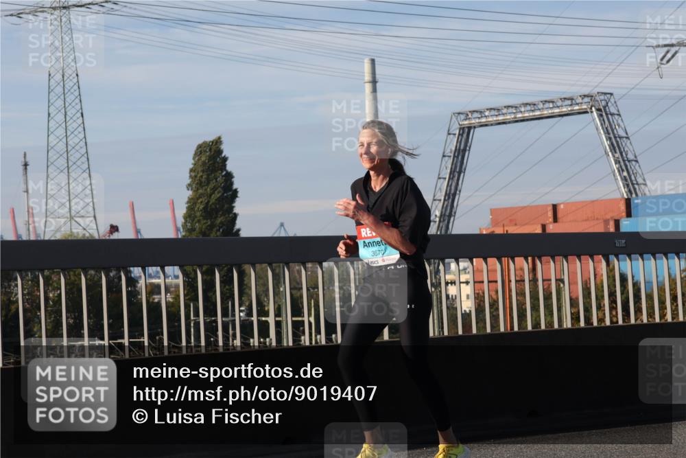03.10.2025 - Köhlbrandbrückenlauf Luisa Fischer http://msf.ph/oto/9019407 03.10.2025 11:10:11 Position 3 3670, 780 meine-sportfotos.de