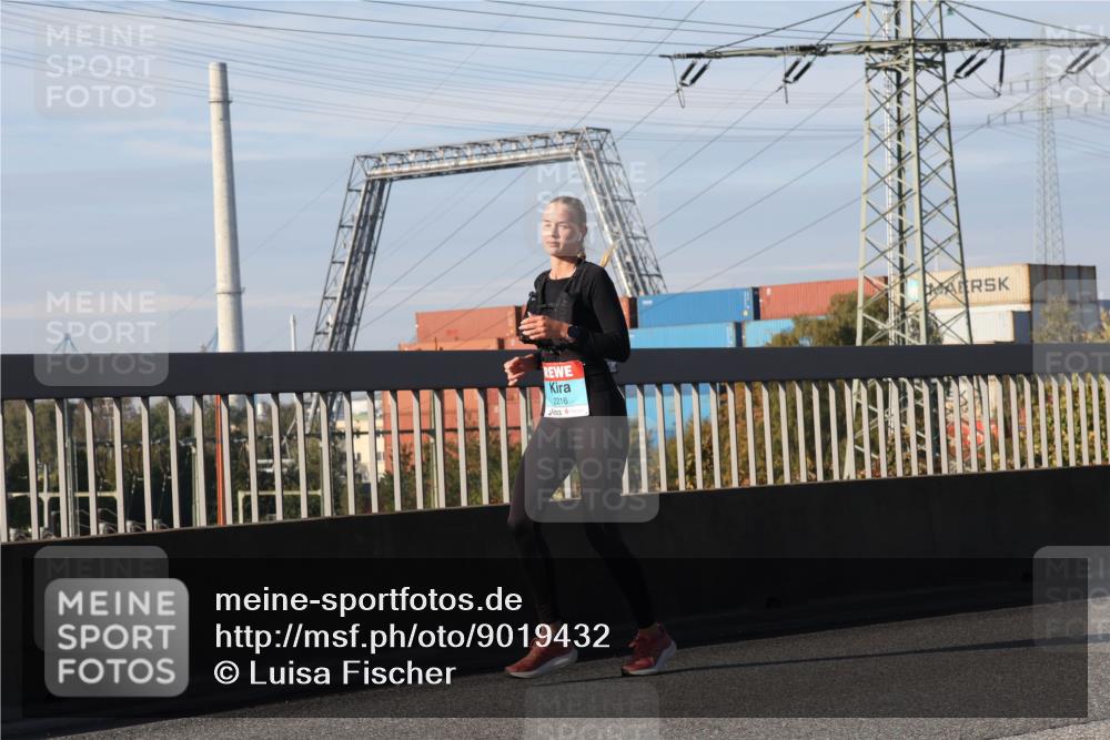 03.10.2025 - Köhlbrandbrückenlauf Luisa Fischer http://msf.ph/oto/9019432 03.10.2025 11:10:16 Position 3 2216 meine-sportfotos.de