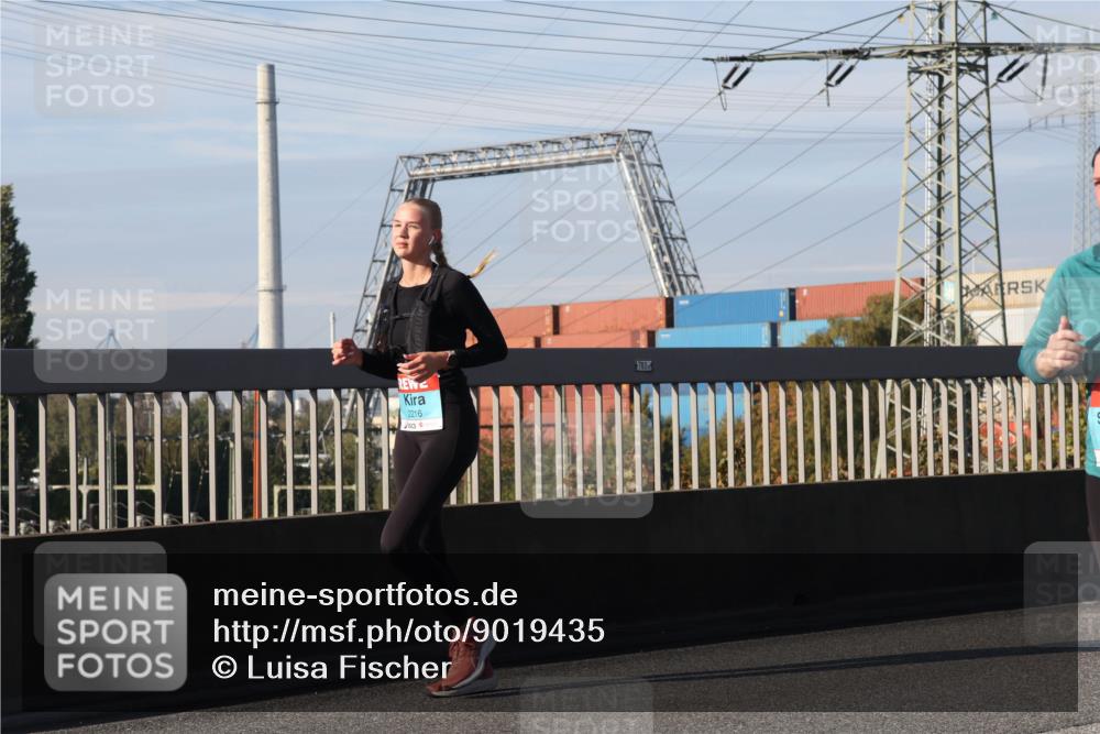 03.10.2025 - Köhlbrandbrückenlauf Luisa Fischer http://msf.ph/oto/9019435 03.10.2025 11:10:16 Position 3 2216, 780 meine-sportfotos.de
