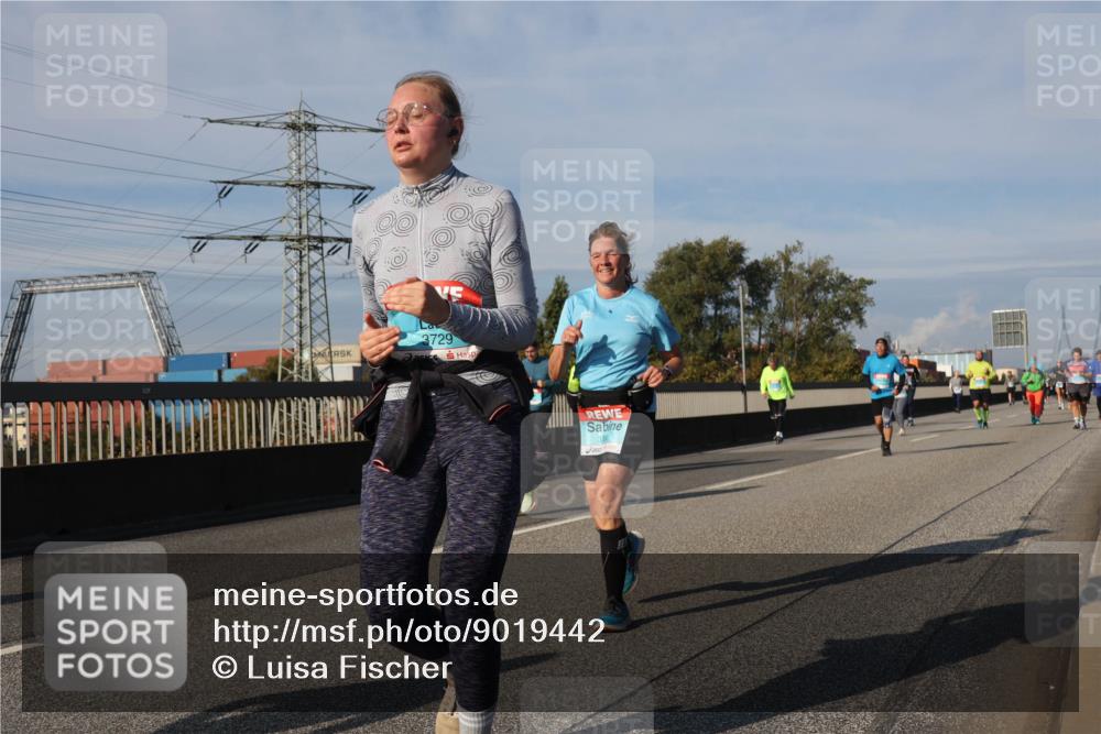 03.10.2025 - Köhlbrandbrückenlauf Luisa Fischer http://msf.ph/oto/9019442 03.10.2025 11:10:18 Position 3 3729 meine-sportfotos.de