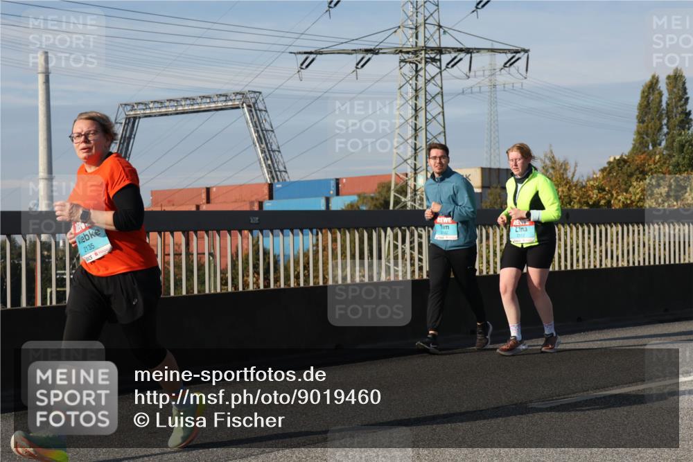 03.10.2025 - Köhlbrandbrückenlauf Luisa Fischer http://msf.ph/oto/9019460 03.10.2025 11:10:20 Position 3 2135, 780, 2112 meine-sportfotos.de