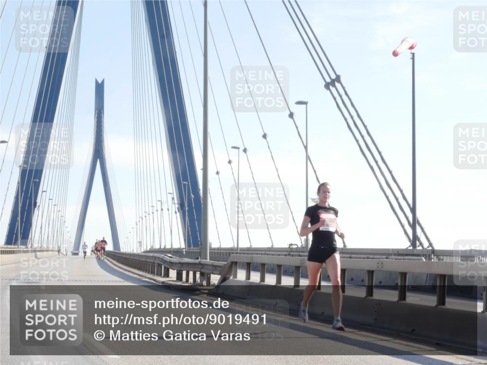 03.10.2025 - Köhlbrandbrückenlauf Matties Gatica Varas http://msf.ph/oto/9019491 03.10.2025 12:18:33 Position 1  meine-sportfotos.de