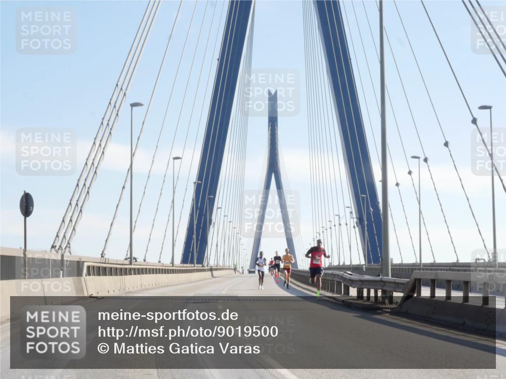 03.10.2025 - Köhlbrandbrückenlauf Matties Gatica Varas http://msf.ph/oto/9019500 03.10.2025 12:18:43 Position 1  meine-sportfotos.de