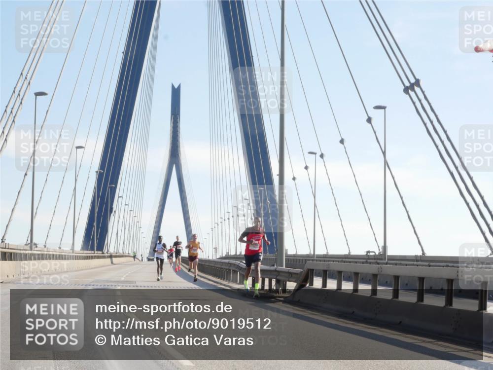 03.10.2025 - Köhlbrandbrückenlauf Matties Gatica Varas http://msf.ph/oto/9019512 03.10.2025 12:18:45 Position 1  meine-sportfotos.de