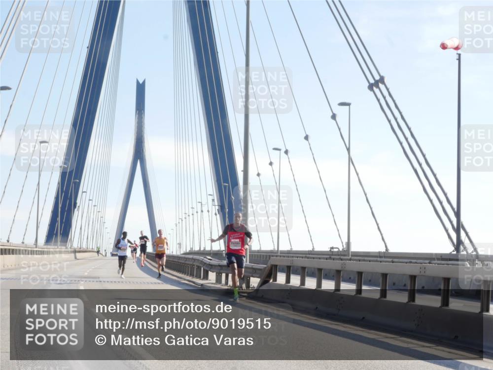 03.10.2025 - Köhlbrandbrückenlauf Matties Gatica Varas http://msf.ph/oto/9019515 03.10.2025 12:18:46 Position 1  meine-sportfotos.de