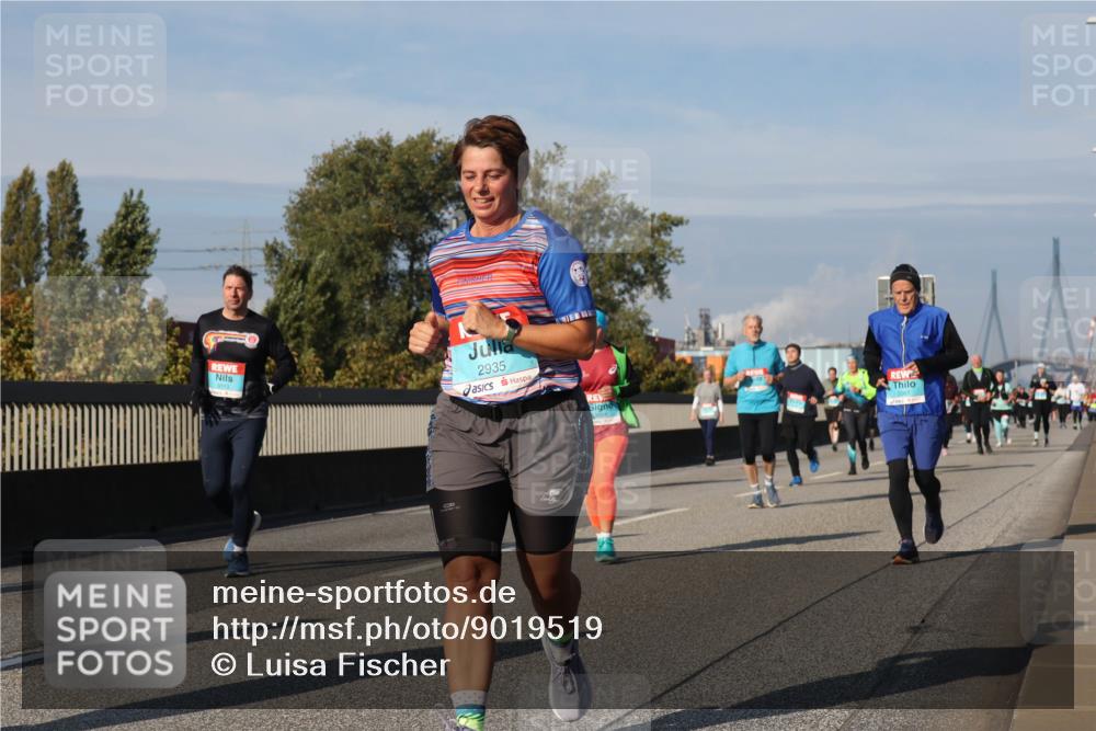 03.10.2025 - Köhlbrandbrückenlauf Luisa Fischer http://msf.ph/oto/9019519 03.10.2025 11:10:27 Position 3 2935 meine-sportfotos.de