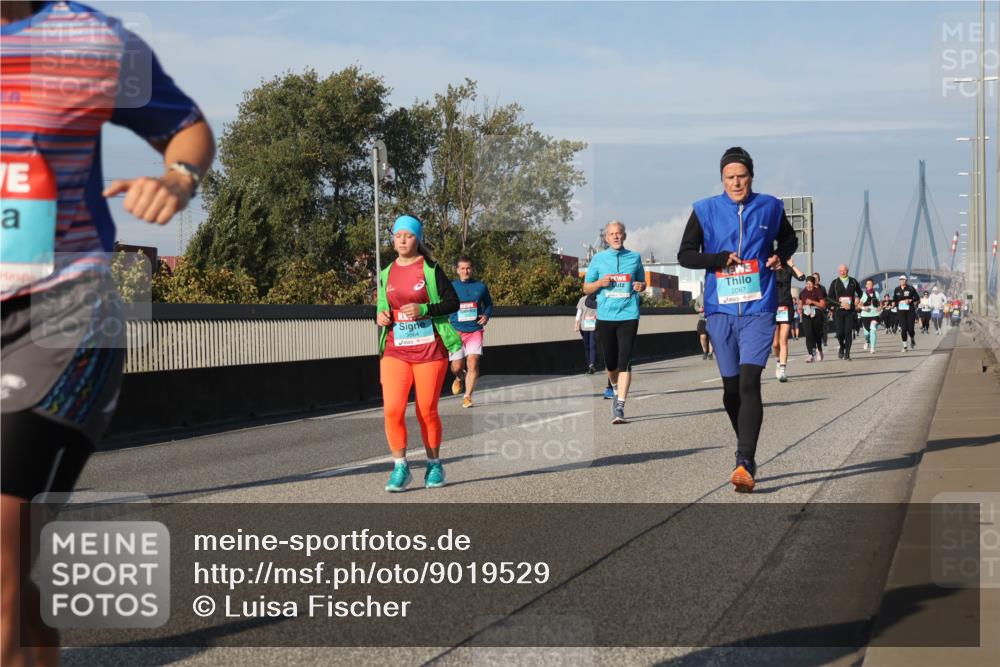 03.10.2025 - Köhlbrandbrückenlauf Luisa Fischer http://msf.ph/oto/9019529 03.10.2025 11:10:28 Position 3 2067 meine-sportfotos.de